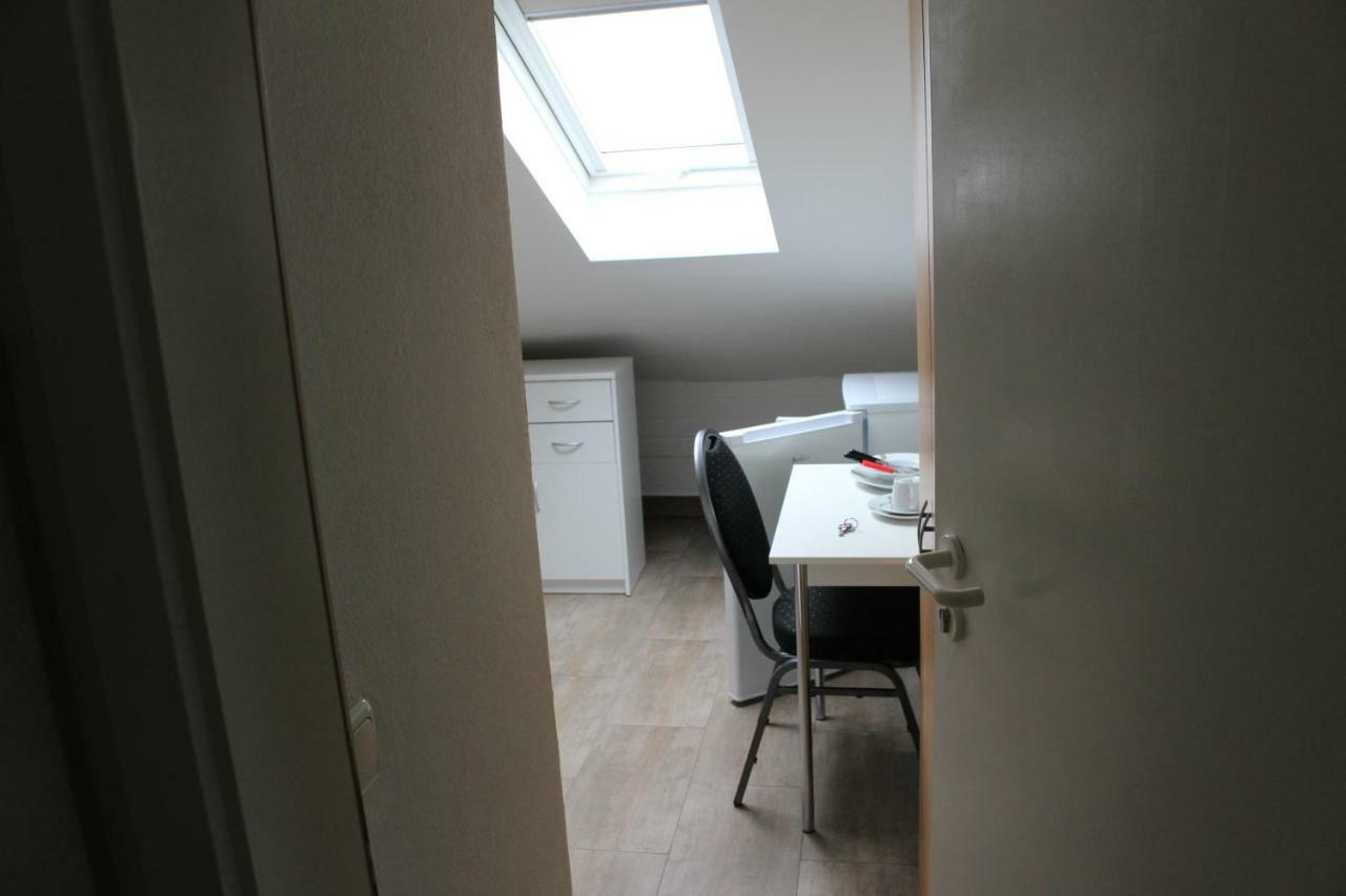 Zv-Scholtz Gaestehaus Neuoetting Simbacher Strasse 7 Buitenkant foto