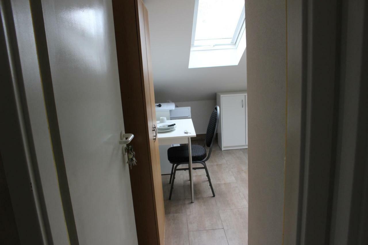 Zv-Scholtz Gaestehaus Neuoetting Simbacher Strasse 7 Buitenkant foto